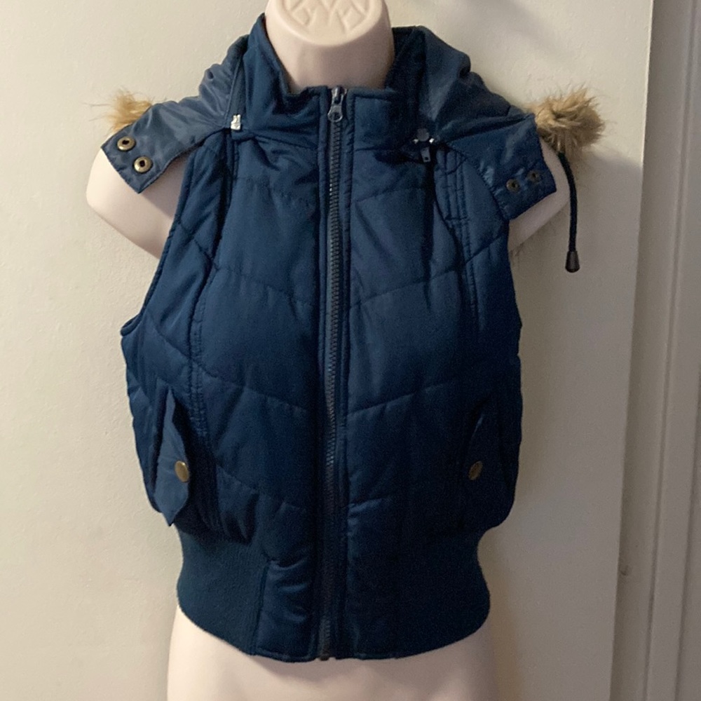 Navy blue slim puffer vest with detachable hood